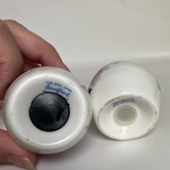 Sandford Pink Rose Salt & Pepper Shaker, fine bone China - Picture 3 of 3